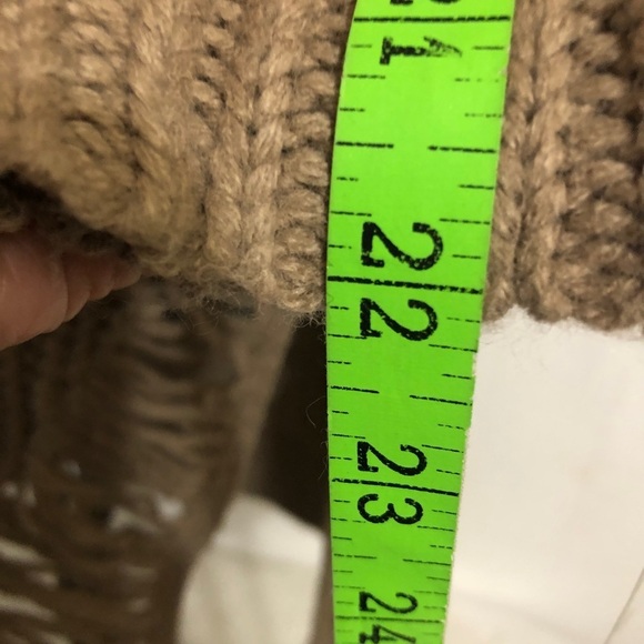 Womens Tan GUESS Sweater. Size XS. Single Mom Breast Cancer Fundraiser. - Picture 8 of 8